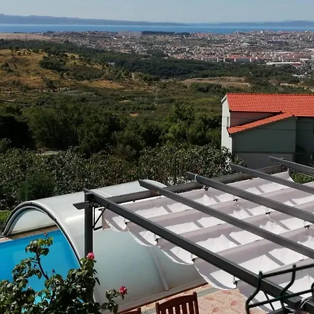 Tim Near Split With Heated Pool