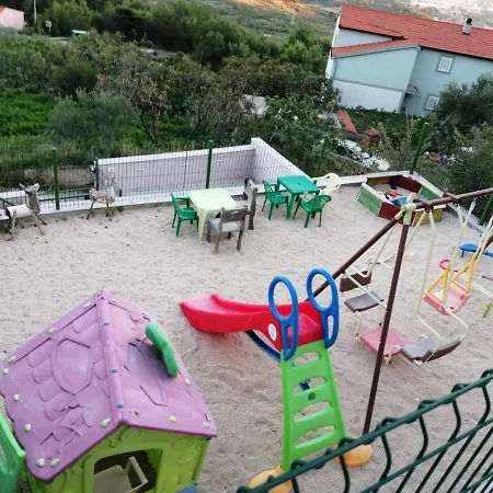 Vila Tim Near Split With Heated Pool *