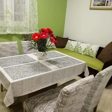 Vila Tim Near Split With Heated Pool