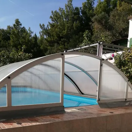 Tim Near Split With Heated Pool *